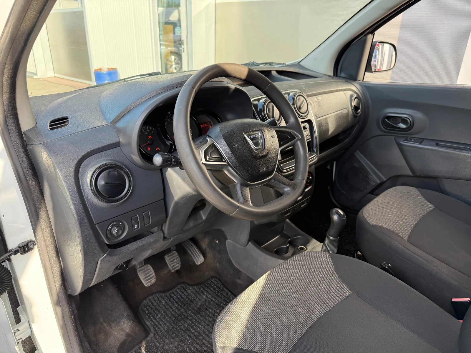 Dacia Dokker 1.5 dci , снимка 9 - Автомобили и джипове - 56621842
