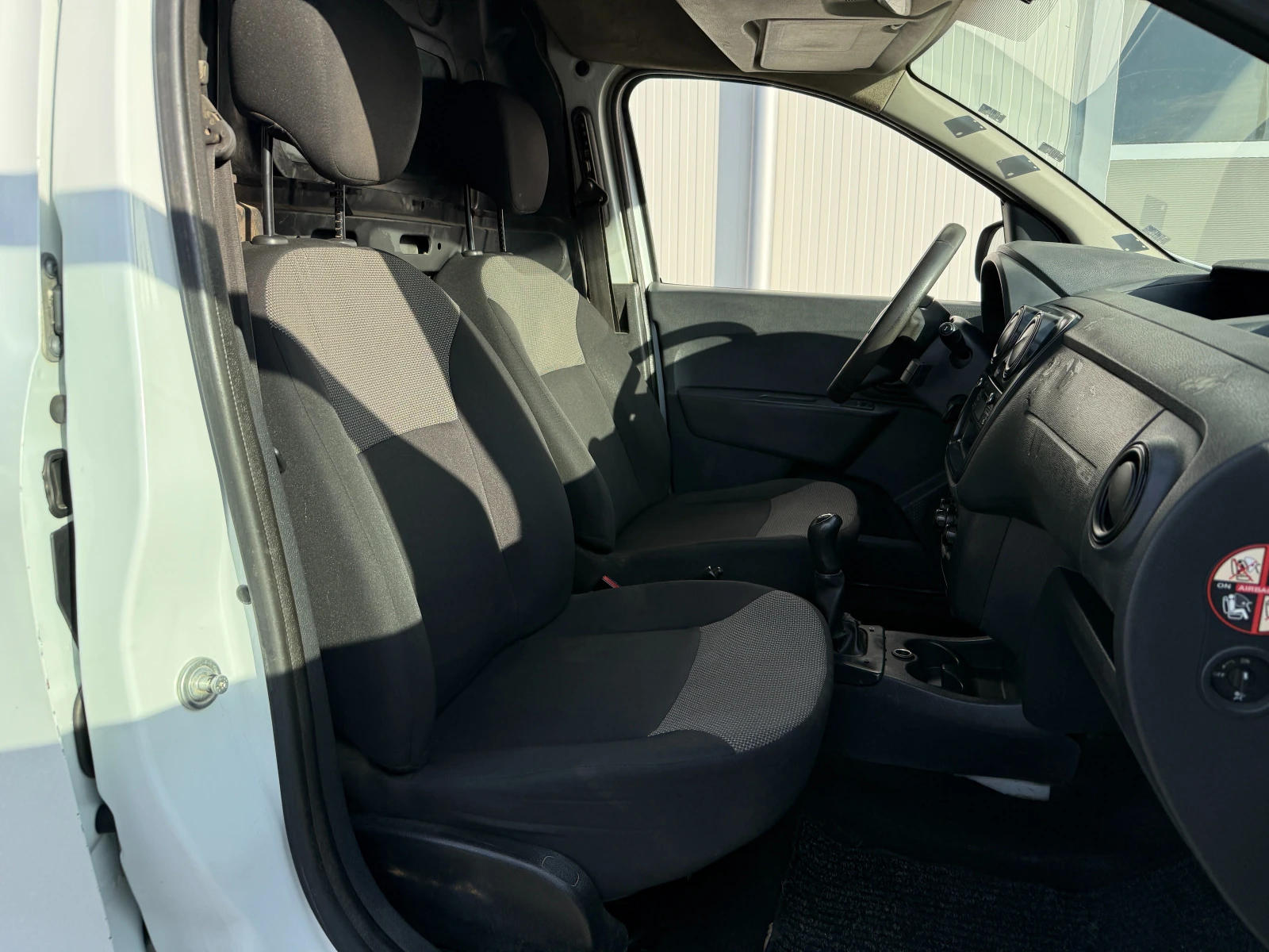Dacia Dokker 1.5 dci , снимка 12 - Автомобили и джипове - 56621842