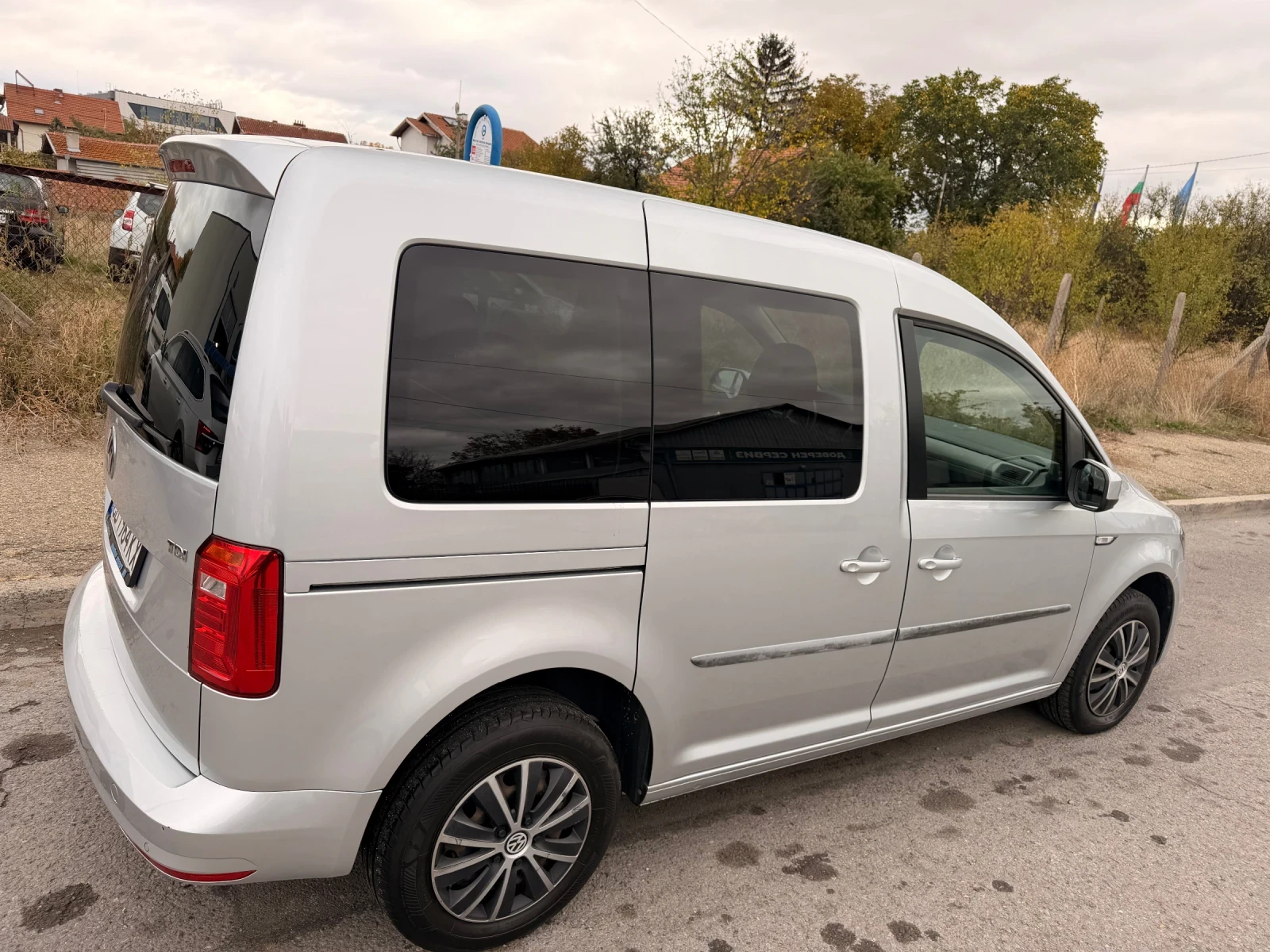 VW Caddy, снимка 7 - Автомобили и джипове - 56707323