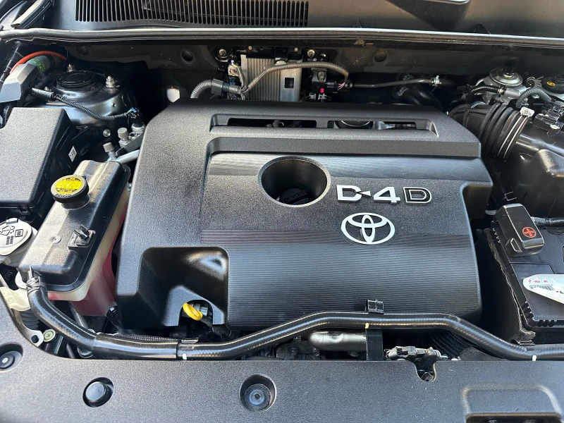 Toyota Rav4 2.2 D-4D CROSSOVER, снимка 15 - Автомобили и джипове - 52249588