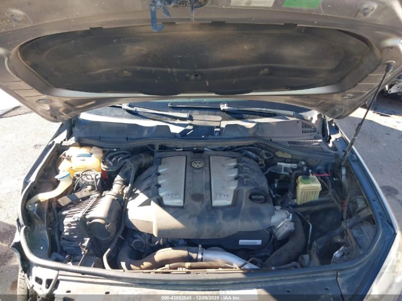 VW Touareg 3.0L V-6 DI, DOHC, VVT, TURBO, 225HP All Wheel, снимка 15 - Автомобили и джипове - 52938669