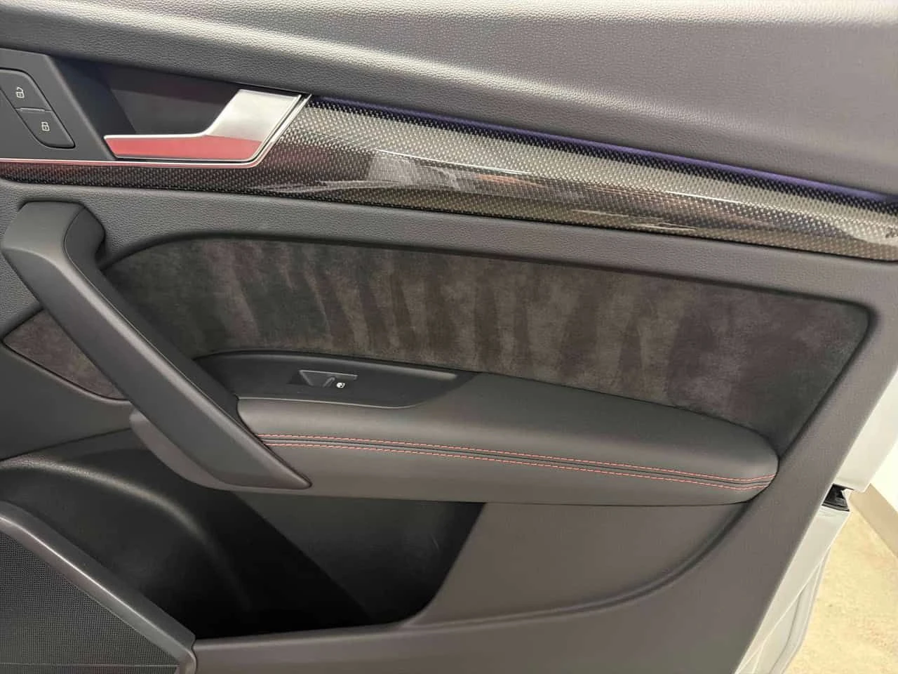 Audi SQ5 Progressiv  CARFAX, снимка 15 - Автомобили и джипове - 54060346