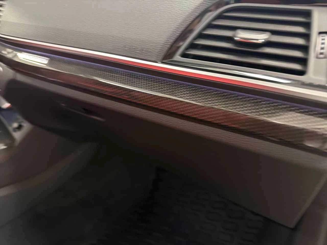 Audi SQ5 Progressiv  CARFAX, снимка 13 - Автомобили и джипове - 54060346