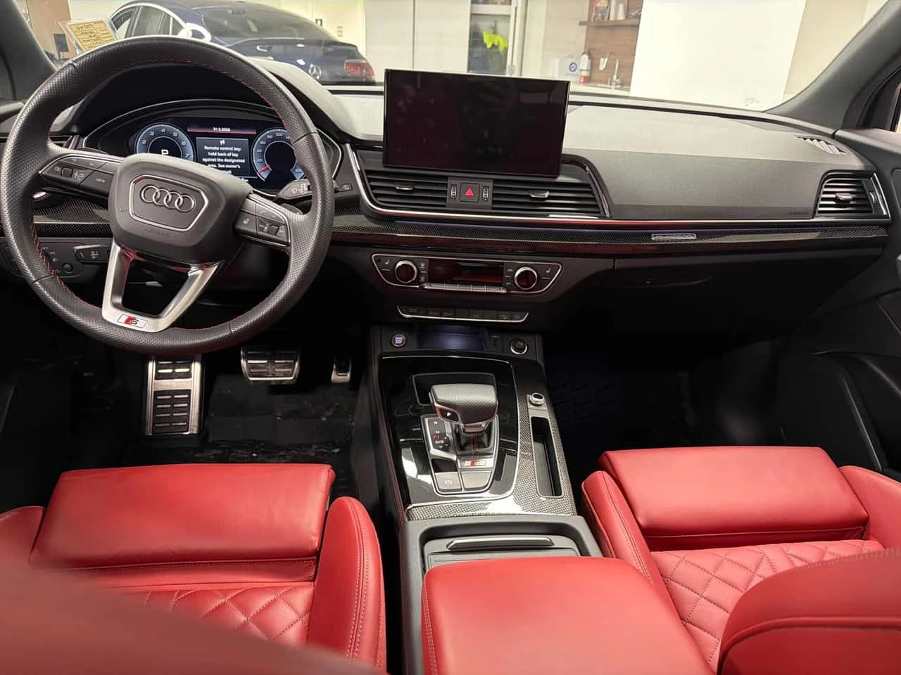 Audi SQ5 Progressiv  CARFAX, снимка 9 - Автомобили и джипове - 54060346