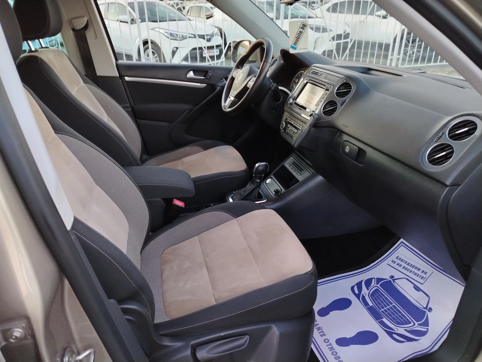 VW Tiguan 2.0-140 КС АВТОМАТИК, 4х4, КОЖА, FACELIFT, снимка 13 - Автомобили и джипове - 54432260
