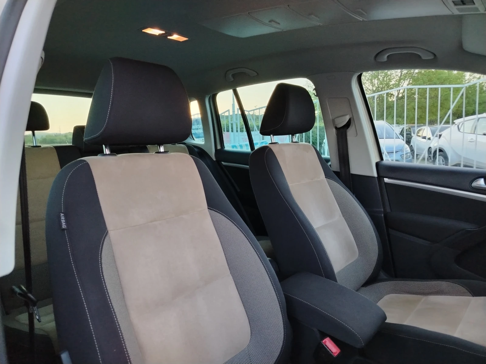 VW Tiguan 2.0-140 КС АВТОМАТИК, 4х4, КОЖА, FACELIFT, снимка 14 - Автомобили и джипове - 54432260