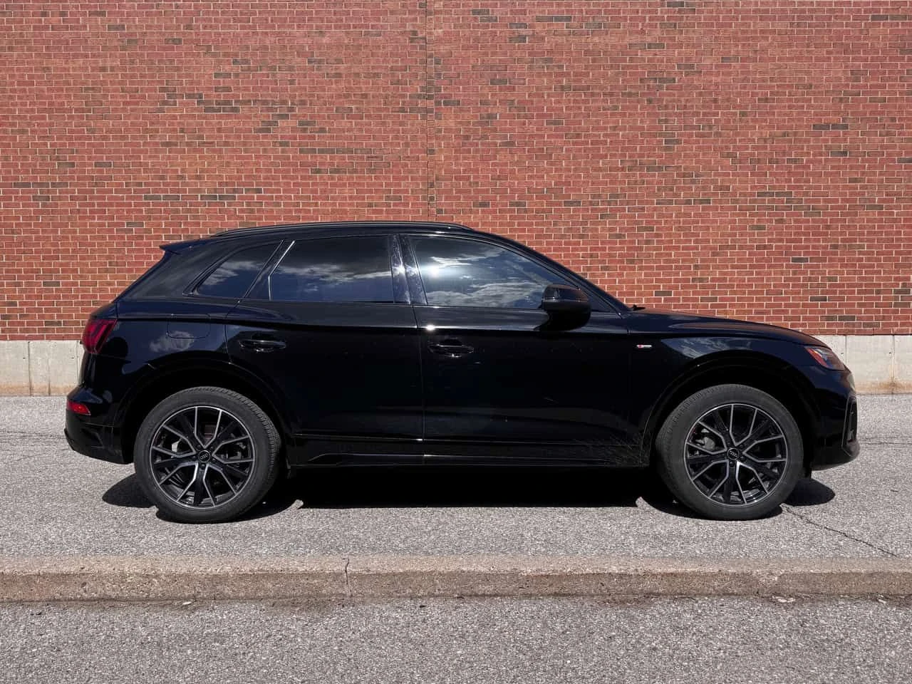 Audi Q5 | Progressiv | DISTRONIC | ПОДГРЕВ | ПАНОРАМА | , снимка 3 - Автомобили и джипове - 54626641