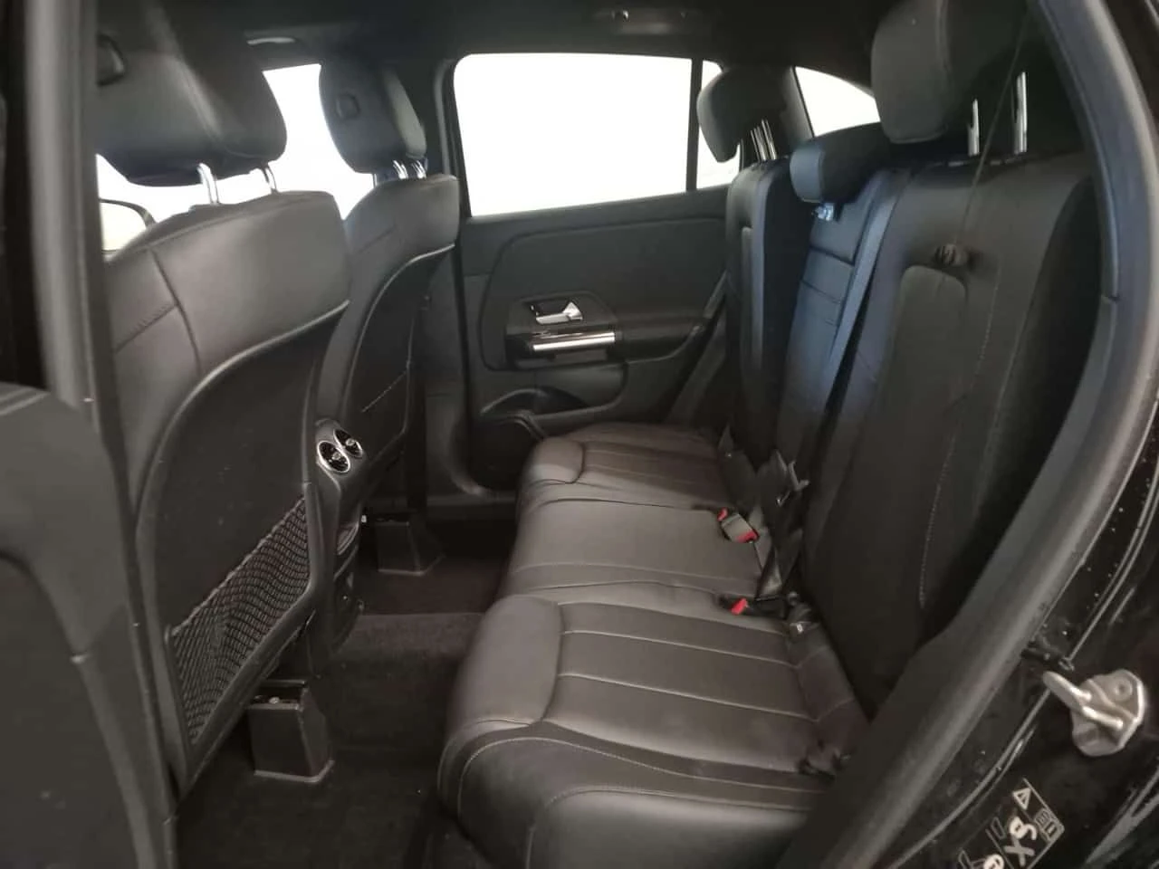 Mercedes-Benz GLA 250 * CARFAX * АВТОКРЕДИТ БЕЗ ПЪРВОНАЧАЛНА ВНОСКА * , снимка 11 - Автомобили и джипове - 54831662