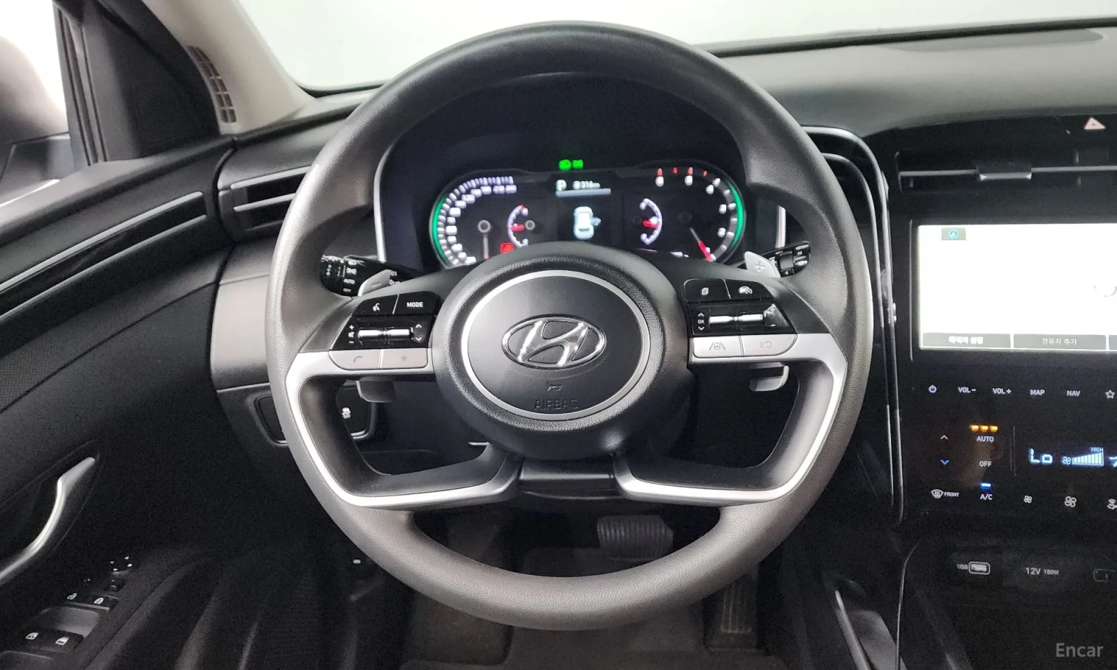 Hyundai Tucson, снимка 13 - Автомобили и джипове - 55193442