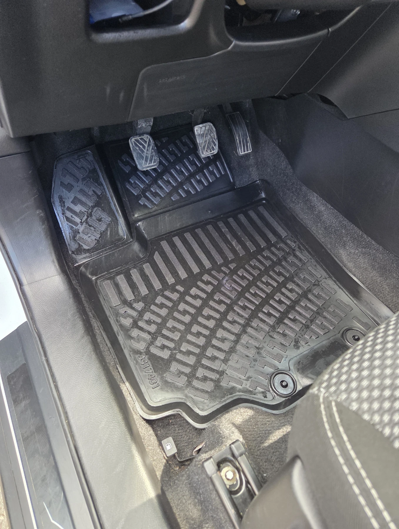 Suzuki Vitara 1.6 COMFORT+ 4x2, снимка 5 - Автомобили и джипове - 56355753