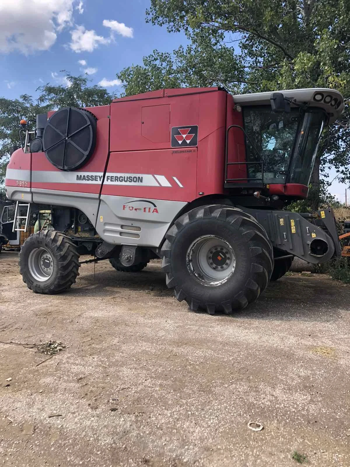 Комбайн Massey Ferguson, снимка 2 - Селскостопанска техника - 56728938