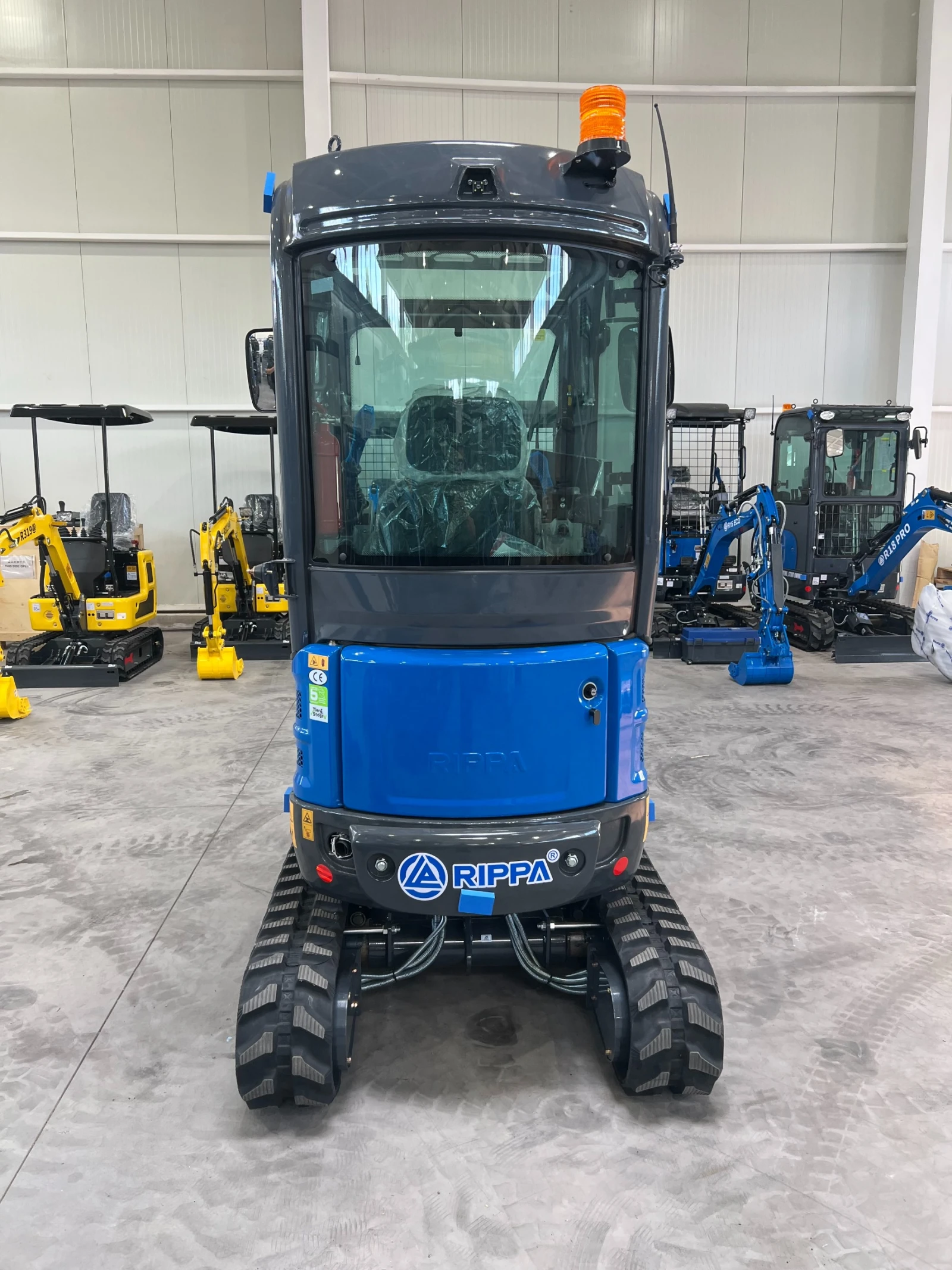 Багер Rippa R18 | Kubota двг. | Разш. на веригите, снимка 4 - Индустриална техника - 55197138