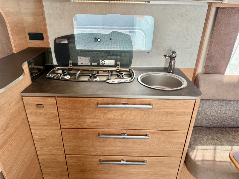 Каравана Tabbert Da Vinci 560 Форцелт, снимка 11 - Каравани и кемпери - 51913505