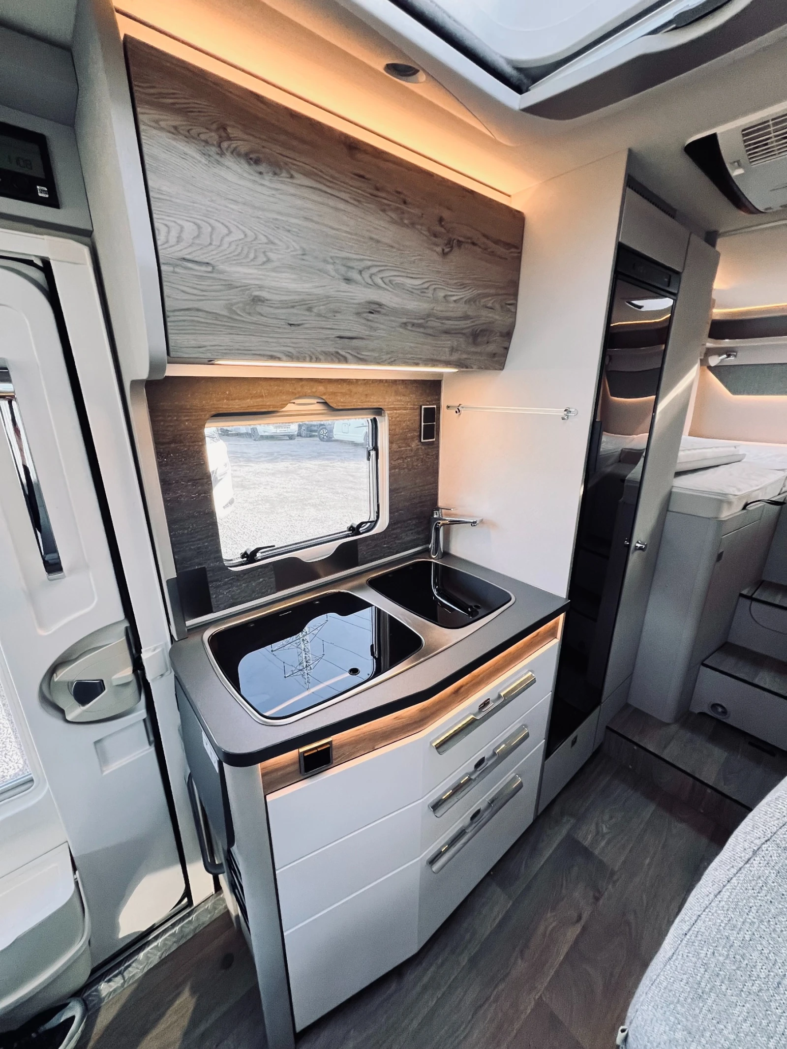 ������ HYMER / ERIBA Ex I 580 3500 ��. Luxury A-Class ����� ��� | Mobile.bg � ����������� 14