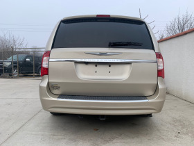 Chrysler Town and Country Touring , снимка 4
