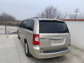 Chrysler Town and Country Touring , снимка 3