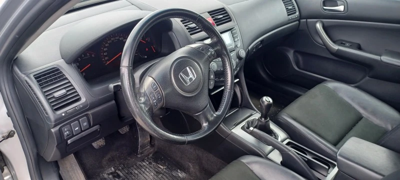 Honda Accord 2.2cdti-на части, снимка 12 - Автомобили и джипове - 47604051