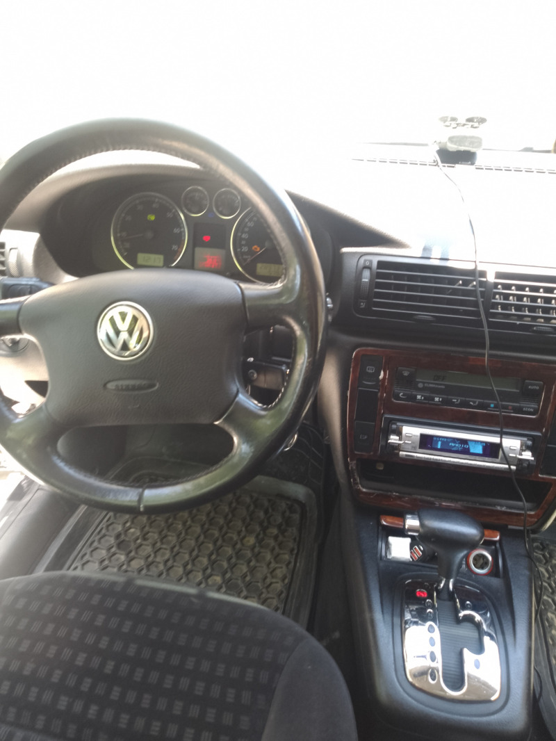 VW Passat 2.3 V5 170 k, снимка 9 - Автомобили и джипове - 45842696