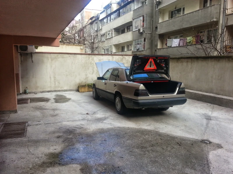 Mercedes-Benz 124 124, снимка 1 - Автомобили и джипове - 47043083