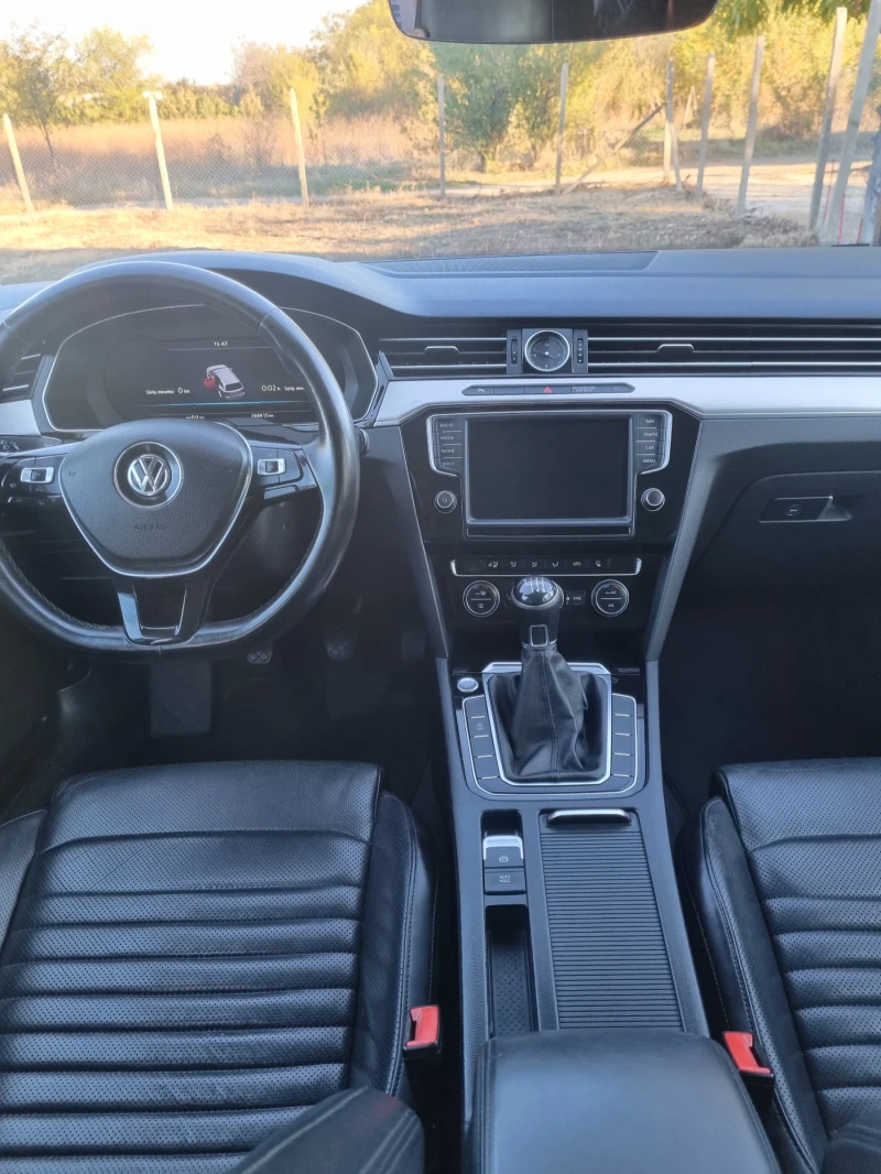 VW Passat, снимка 16 - Автомобили и джипове - 47720197