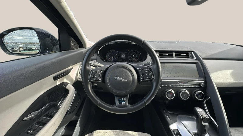 Jaguar E-pace 2.0 D, снимка 12 - Автомобили и джипове - 48360408