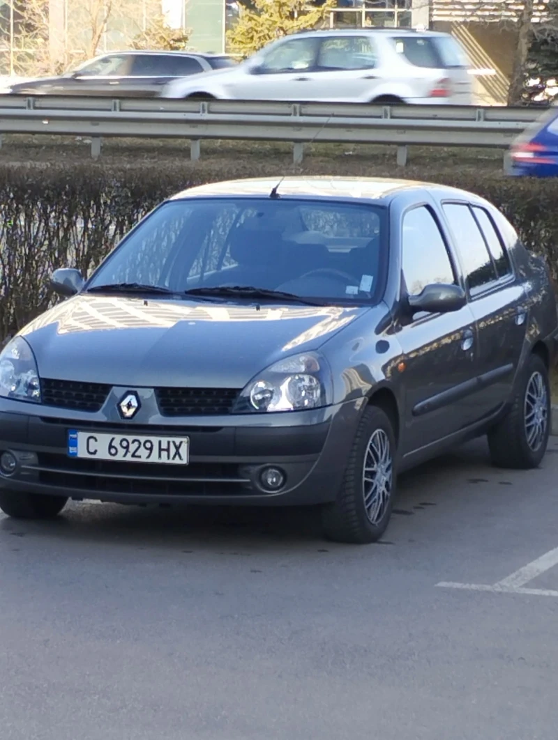 Renault Clio, снимка 1 - Автомобили и джипове - 49467034