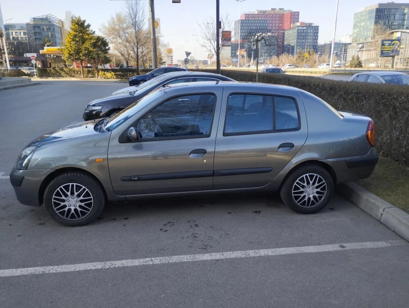 Renault Clio, снимка 4 - Автомобили и джипове - 49467034