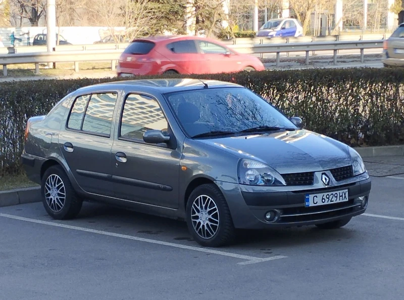 Renault Clio, снимка 2 - Автомобили и джипове - 49467034