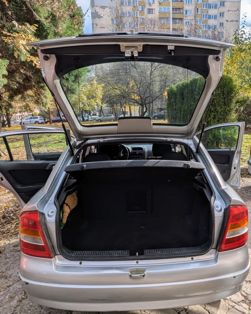 Opel Astra, снимка 10 - Автомобили и джипове - 52798640