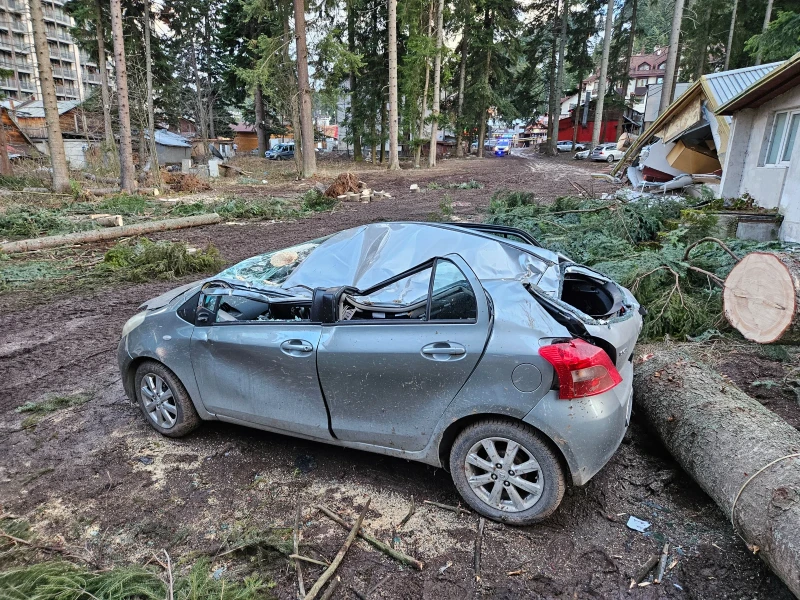 Toyota Yaris 1.3 vvt-i, снимка 2 - Автомобили и джипове - 52980481