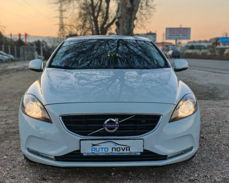 Volvo V40 2.0 ДИЗЕЛ 150 К.С.АВТОМАТ! УНИКАЛНО СЪСТОЯНИЕ!!!, снимка 2 - Автомобили и джипове - 53168740