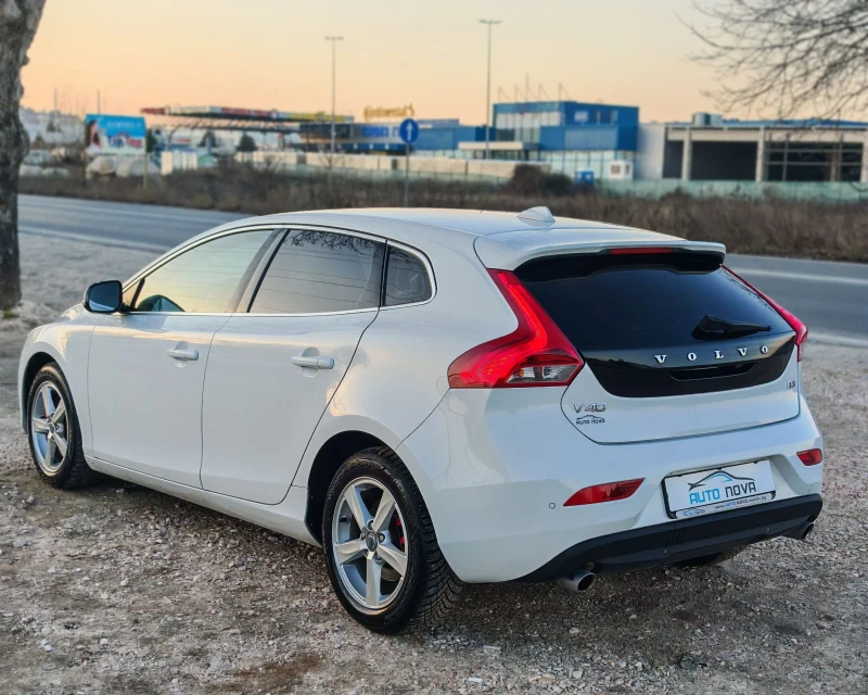Volvo V40 2.0 ДИЗЕЛ 150 К.С.АВТОМАТ! УНИКАЛНО СЪСТОЯНИЕ!!!, снимка 7 - Автомобили и джипове - 53168740