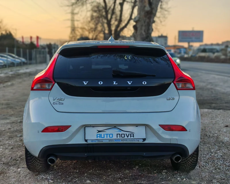 Volvo V40 2.0 ДИЗЕЛ 150 К.С.АВТОМАТ! УНИКАЛНО СЪСТОЯНИЕ!!!, снимка 6 - Автомобили и джипове - 53168740