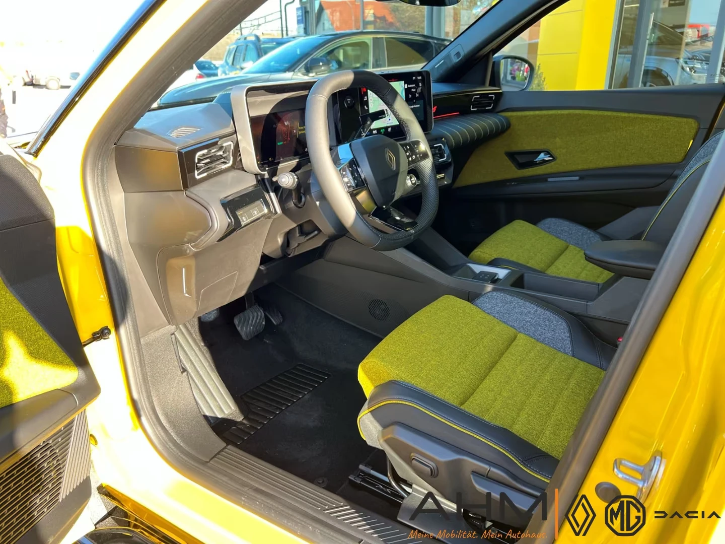 Renault 5 E-Tech Iconic Five Comfort Range - изображение 7