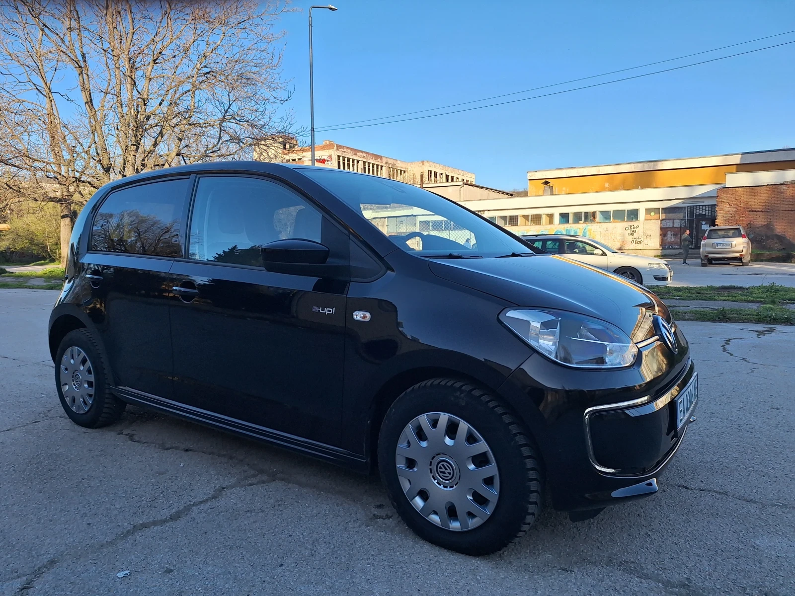 VW Up E Up     Black edition, снимка 6 - Автомобили и джипове - 54140527