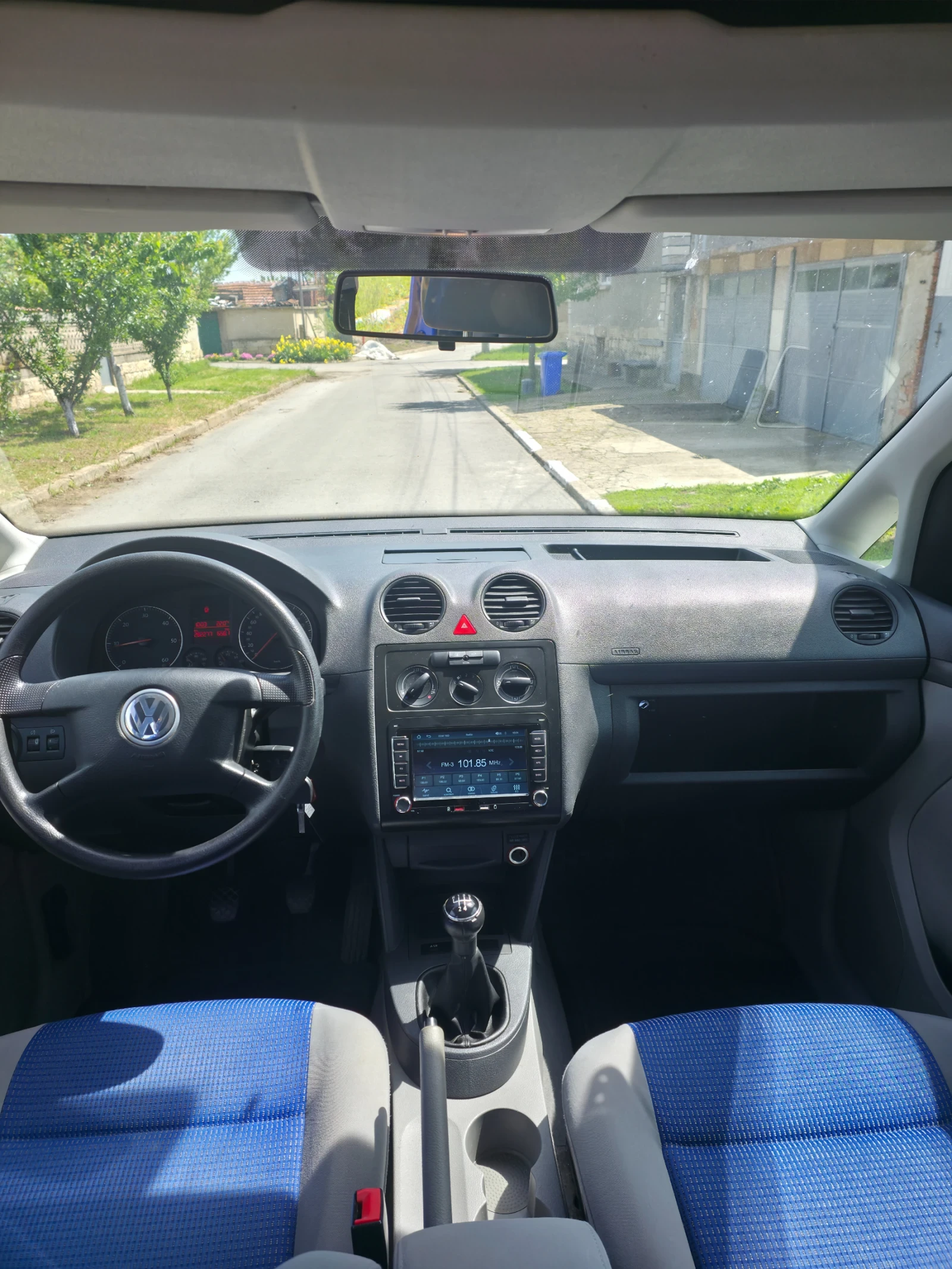 VW Caddy 1.9TDI, снимка 9 - Автомобили и джипове - 54597086