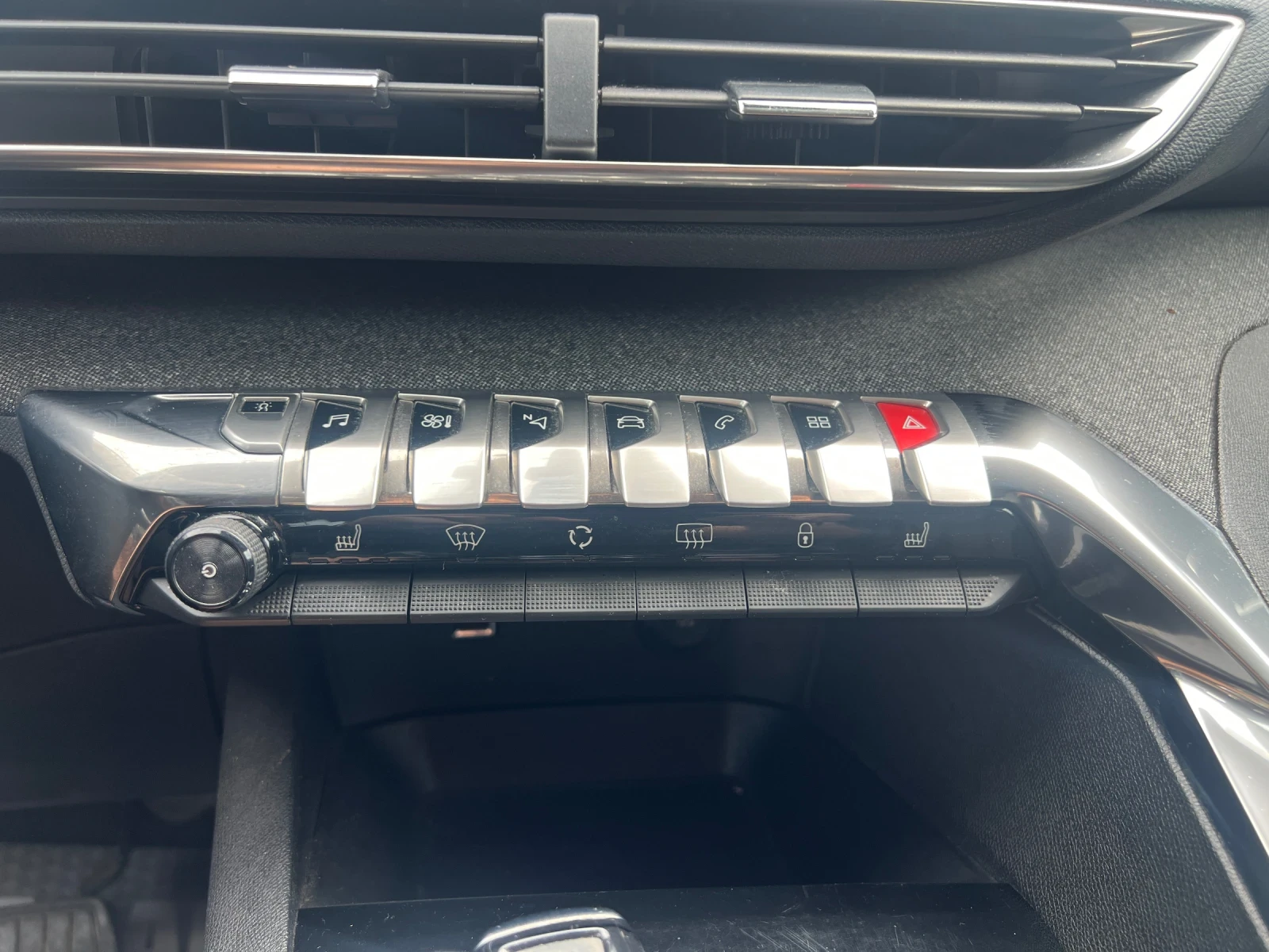 Peugeot 3008 1.6 / МАСАЖ / ПОДГРЕВ / ЛИЗИНГ, снимка 12 - Автомобили и джипове - 54945609