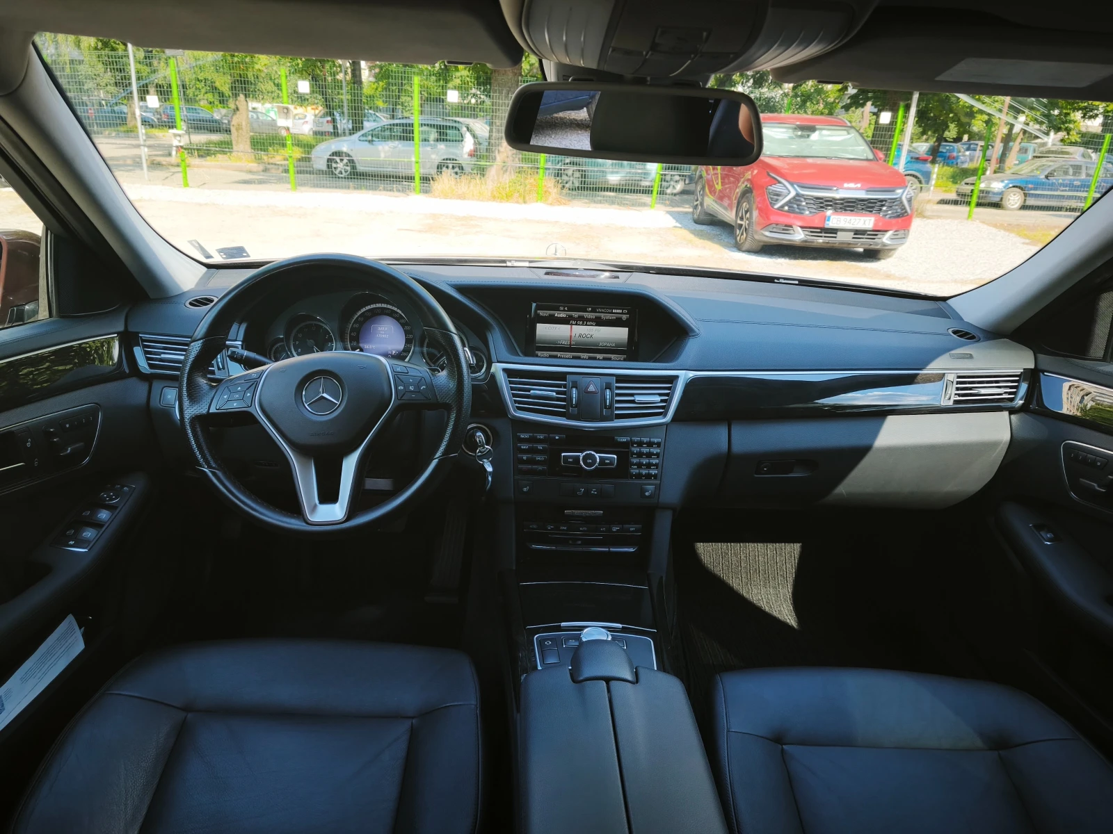 Mercedes-Benz E 350 4 MATIC, снимка 6 - Автомобили и джипове - 54990150