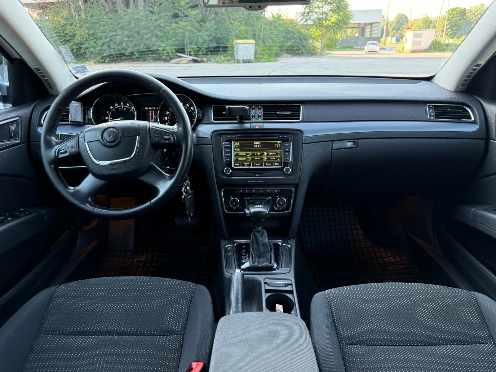 Skoda Superb 2.0 TDI - 140 hp, CFFB, снимка 8 - Автомобили и джипове - 55105097