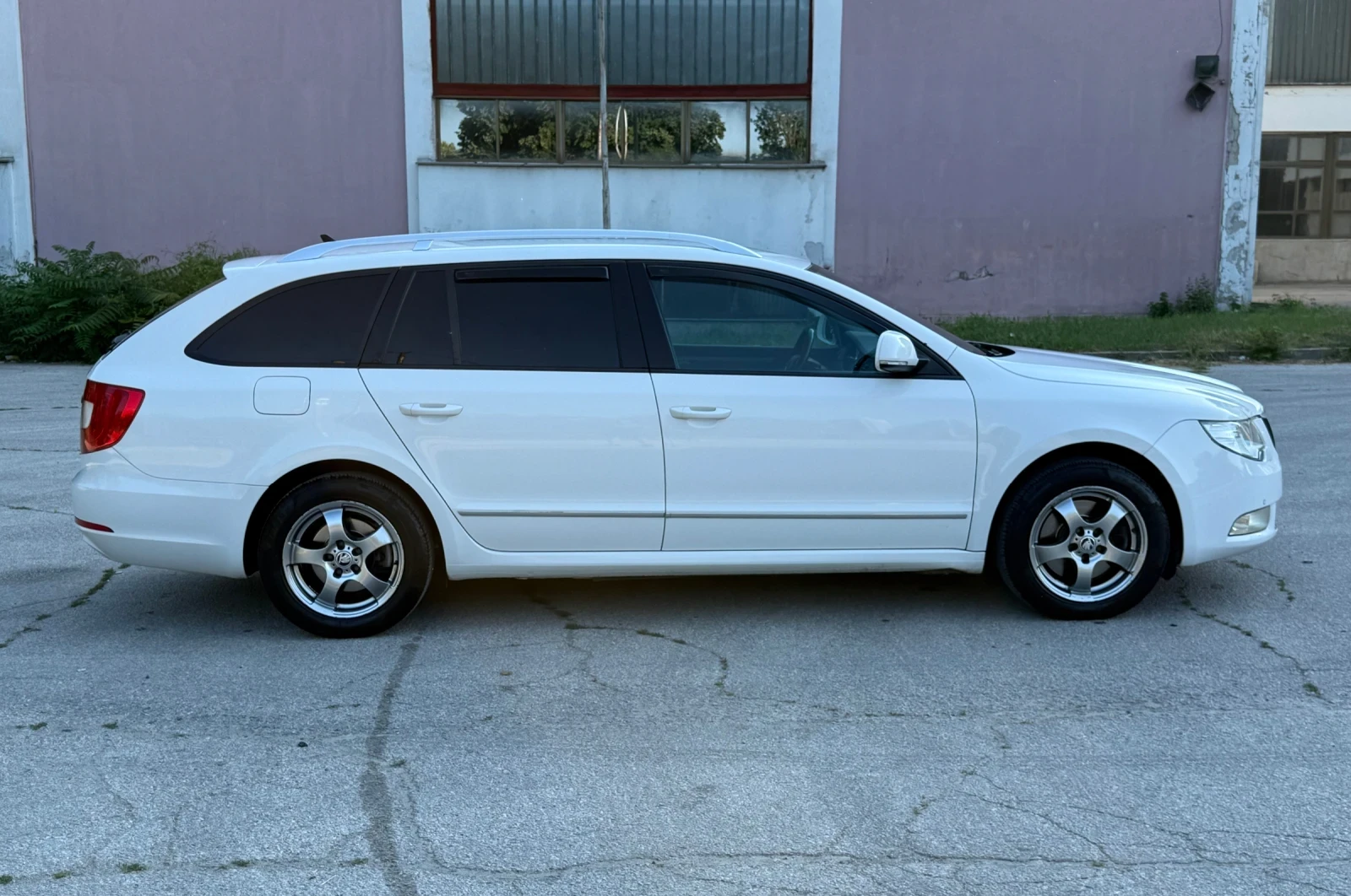 Skoda Superb 2.0 TDI - 140 hp, CFFB, снимка 5 - Автомобили и джипове - 55105097