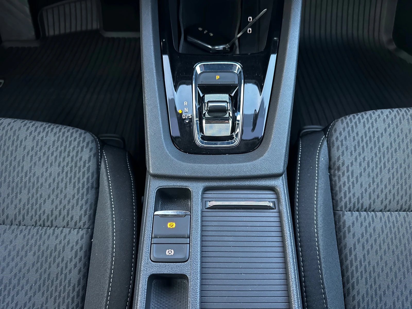 Skoda Octavia 2.0TDI 150к.с DSG* Led, снимка 15 - Автомобили и джипове - 55304266