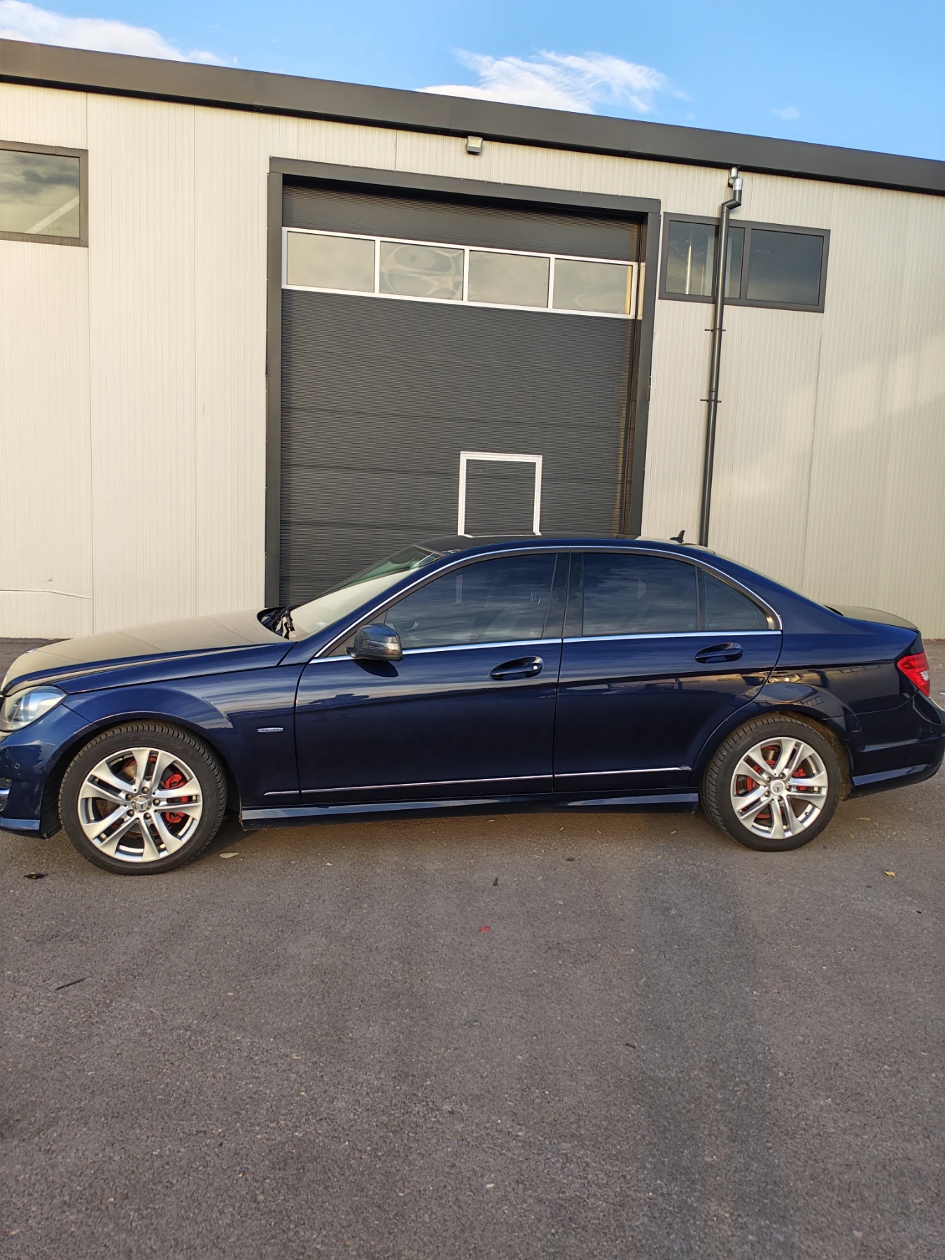 Mercedes-Benz C 220 AMG, снимка 8 - Автомобили и джипове - 55330711