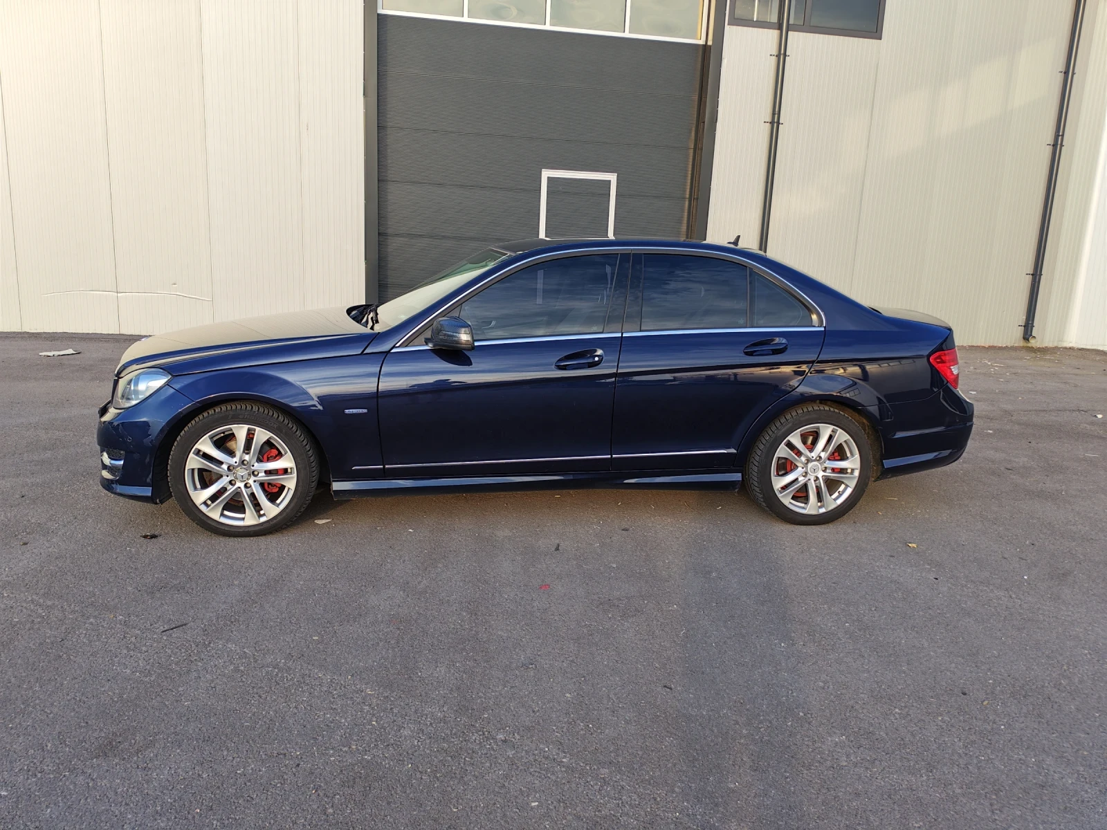 Mercedes-Benz C 220 AMG, снимка 5 - Автомобили и джипове - 55330711