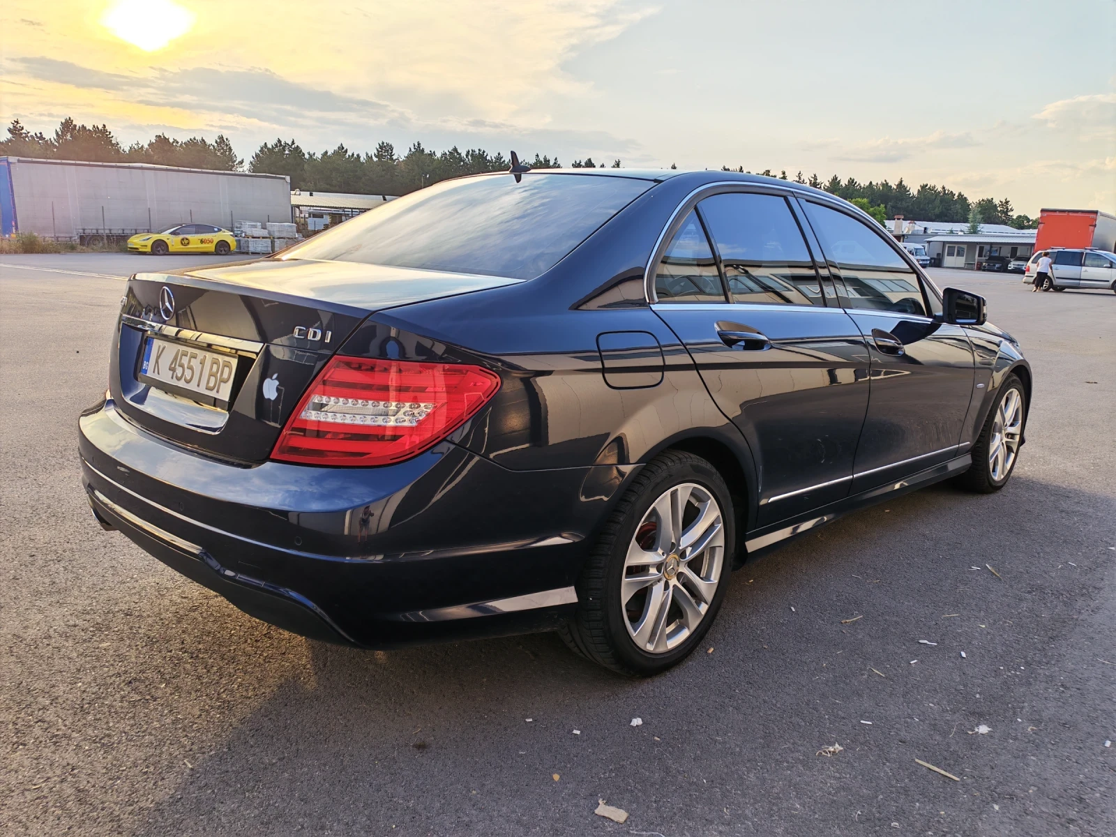 Mercedes-Benz C 220 AMG, снимка 4 - Автомобили и джипове - 55330711