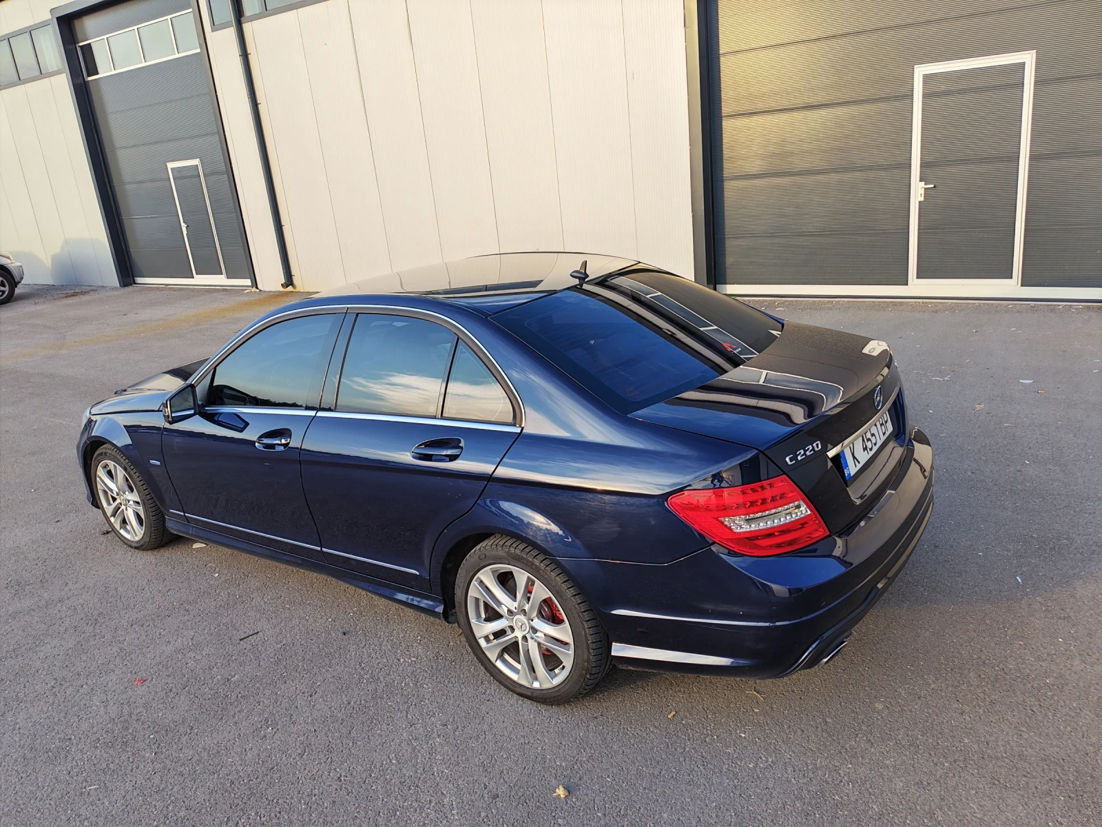 Mercedes-Benz C 220 AMG, снимка 3 - Автомобили и джипове - 55330711