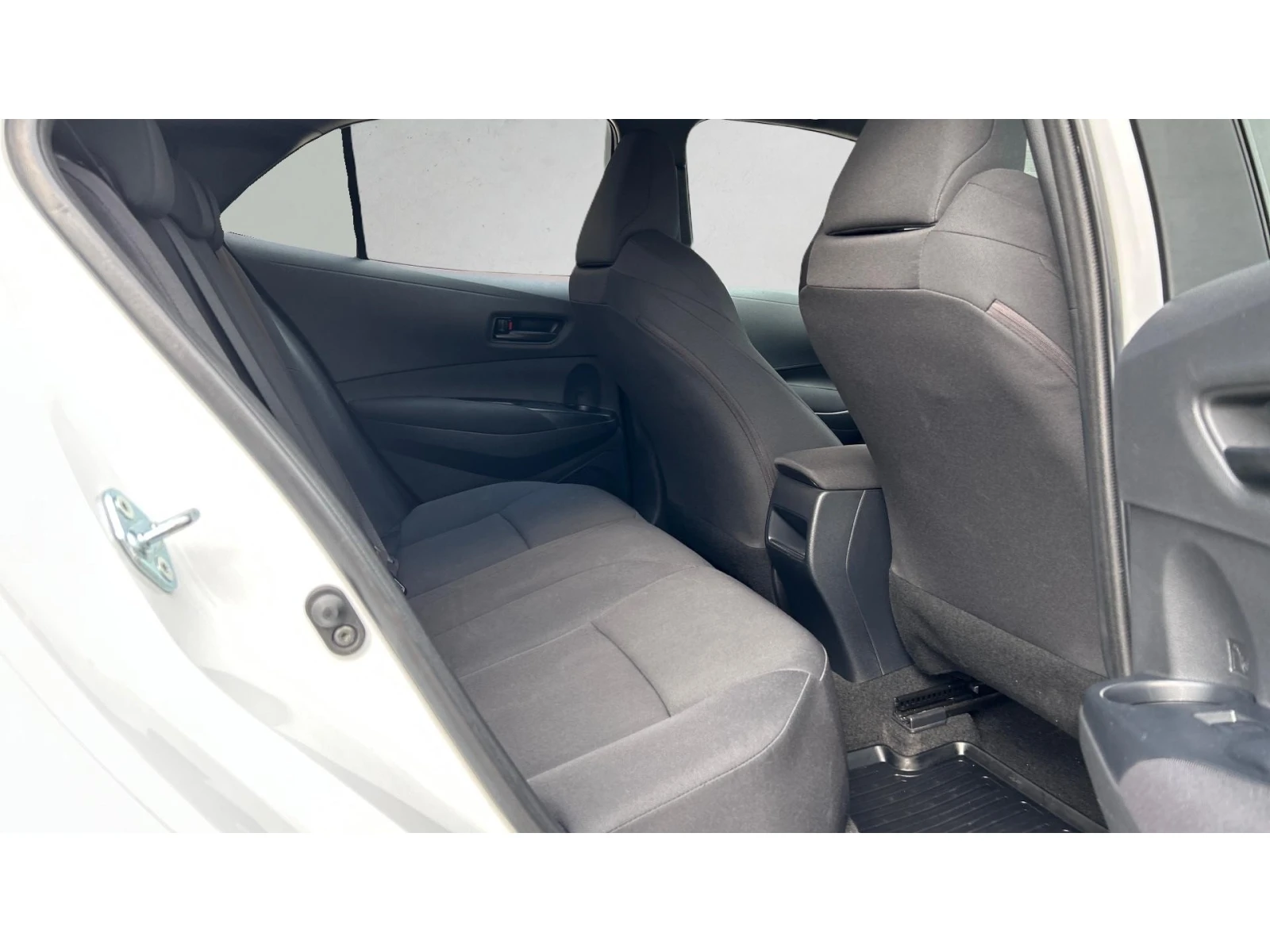 Toyota Corolla 1.2Т  Comfort+  М/Т, Месечна вноска от 199  , снимка 10 - Автомобили и джипове - 55555166