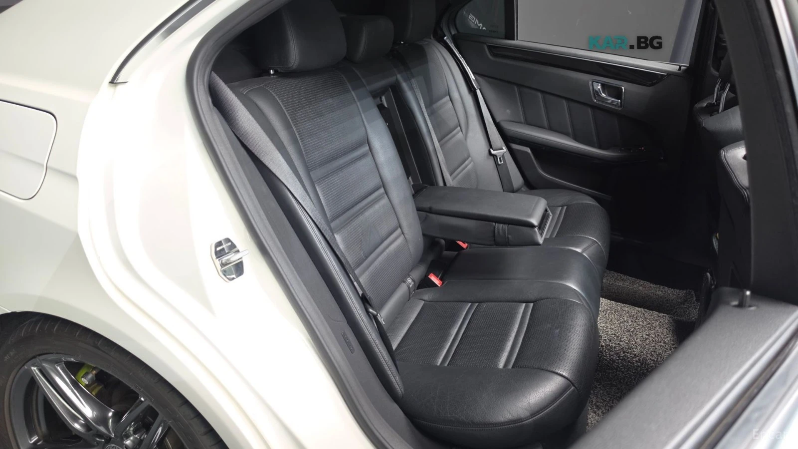 Mercedes-Benz E 63 AMG S OPTIC* HARMAN* ОБДУХ* , снимка 15 - Автомобили и джипове - 55994441