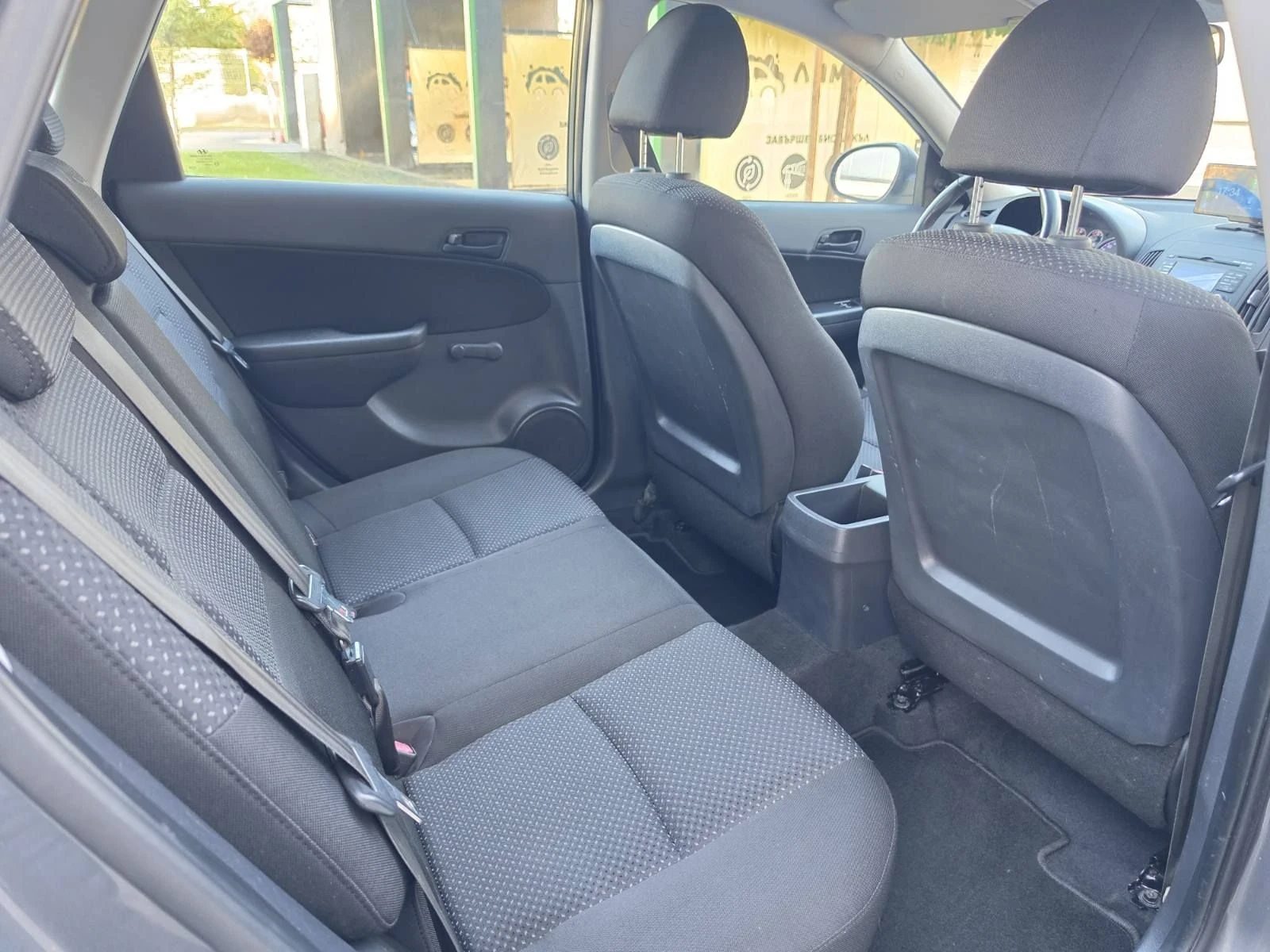 Hyundai I30 1.4 / 109 к.с., снимка 8 - Автомобили и джипове - 56340015
