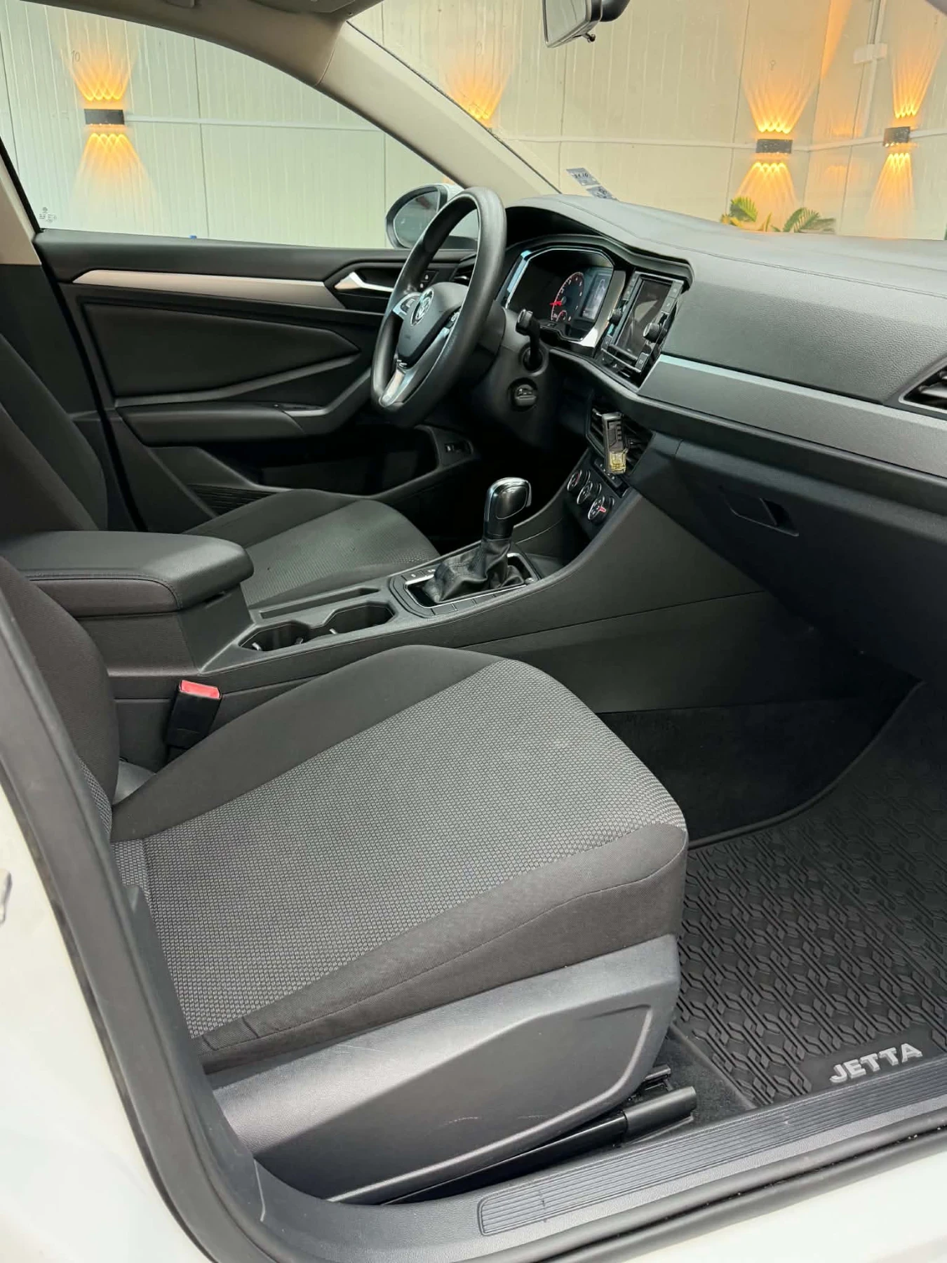 VW Jetta 1.4TSI Автомат, снимка 11 - Автомобили и джипове - 56439817