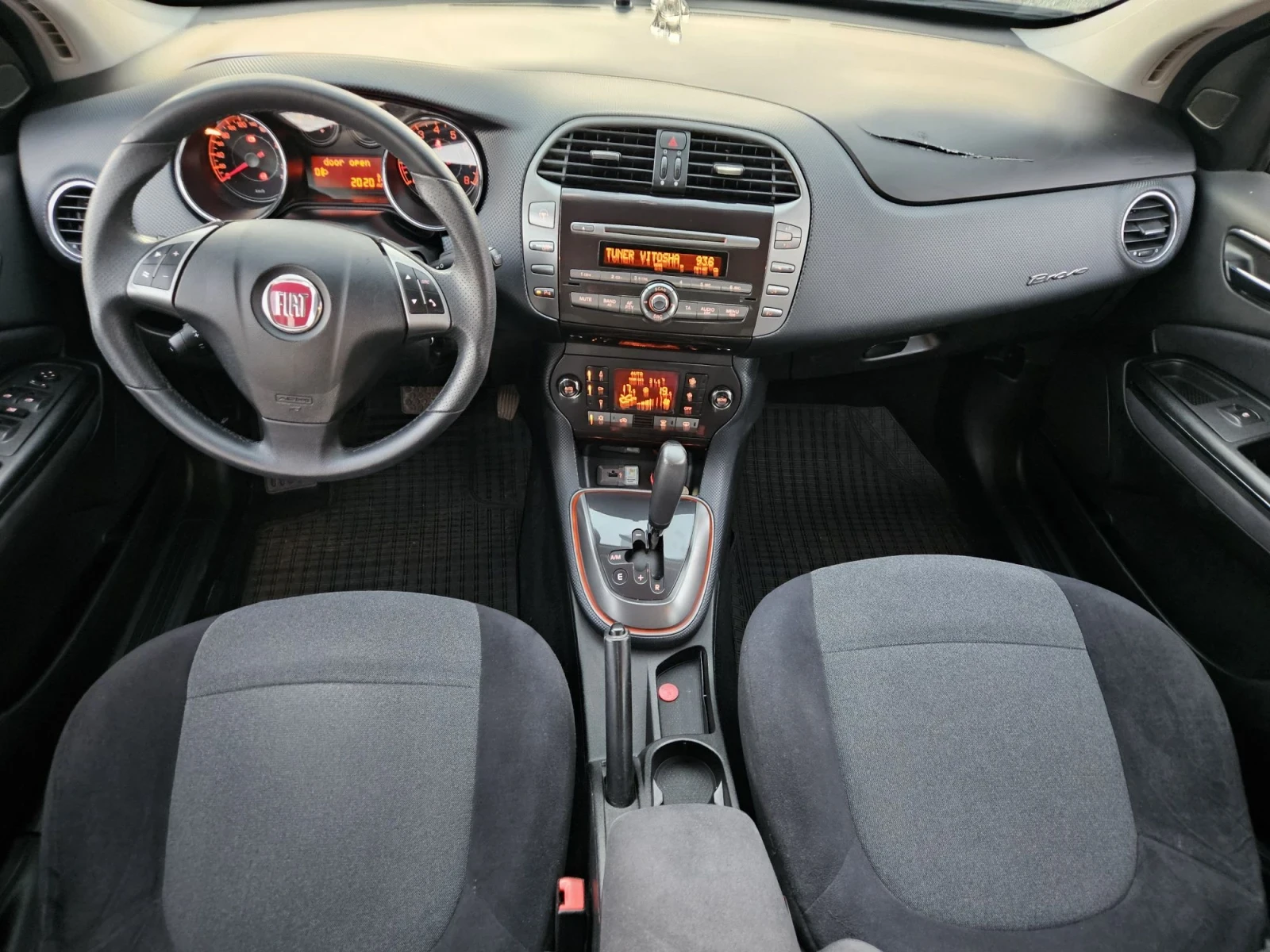 Fiat Bravo 1.4 T-jet Автоматик, снимка 12 - Автомобили и джипове - 56602221